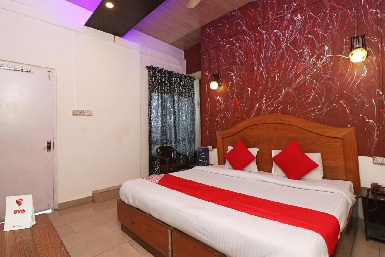 Oyo 75571 Sai Pooja Lodging Hotell Mumbai Exteriör bild