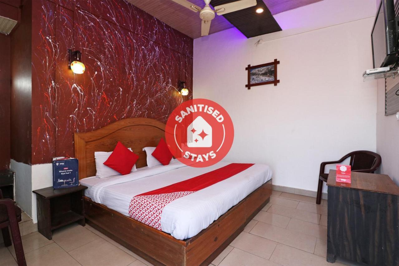 Oyo 75571 Sai Pooja Lodging Hotell Mumbai Exteriör bild